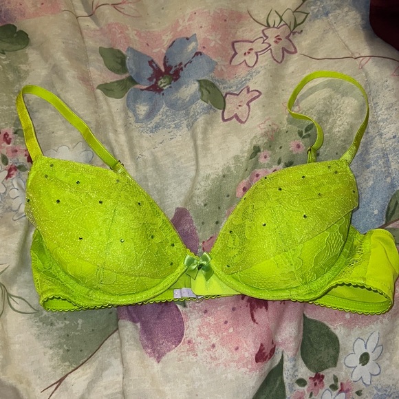 Neon savage x fenty green bra with lace and tulle details - Picture 1 of 6